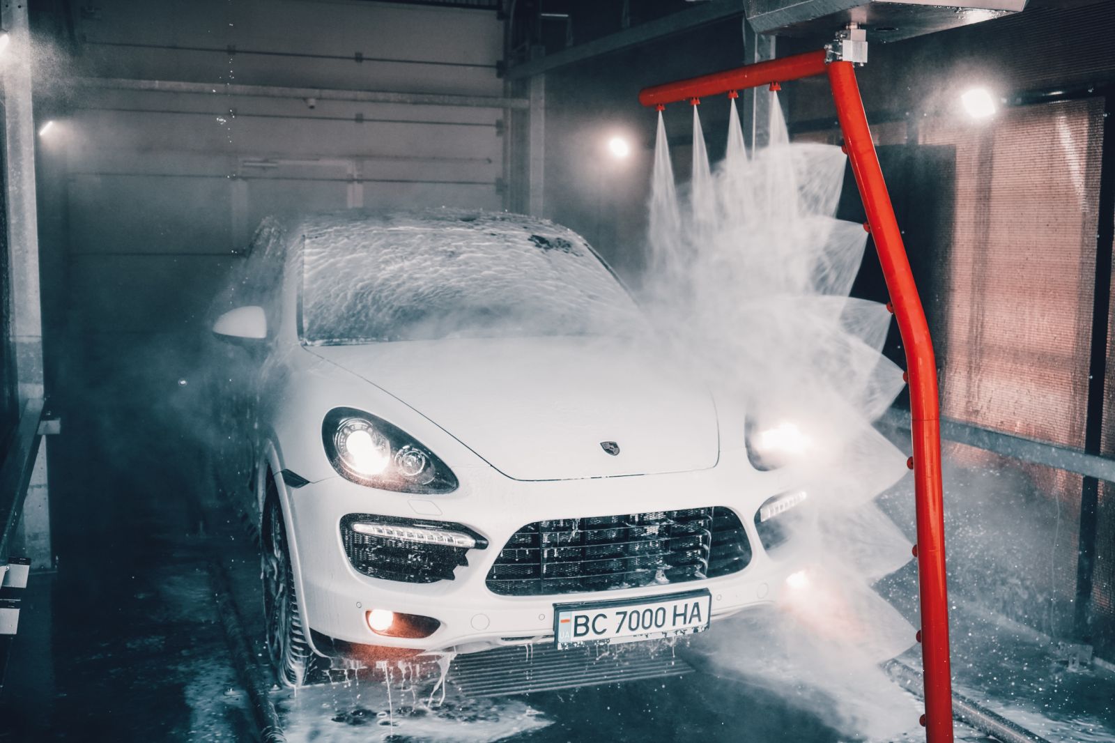 Качественное брендовое оборудование повышает рентабельность автомойки самообслуживания для авто