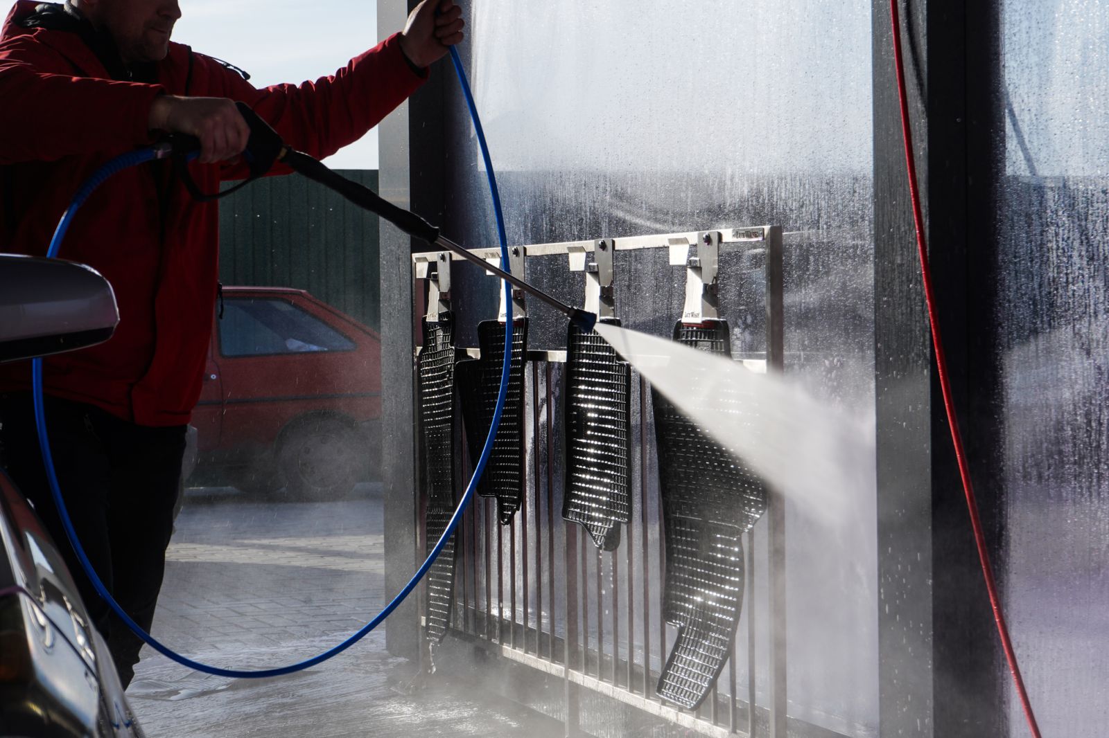 Где на автомойке самообслуживания используется очищенная обратным осмосом вода