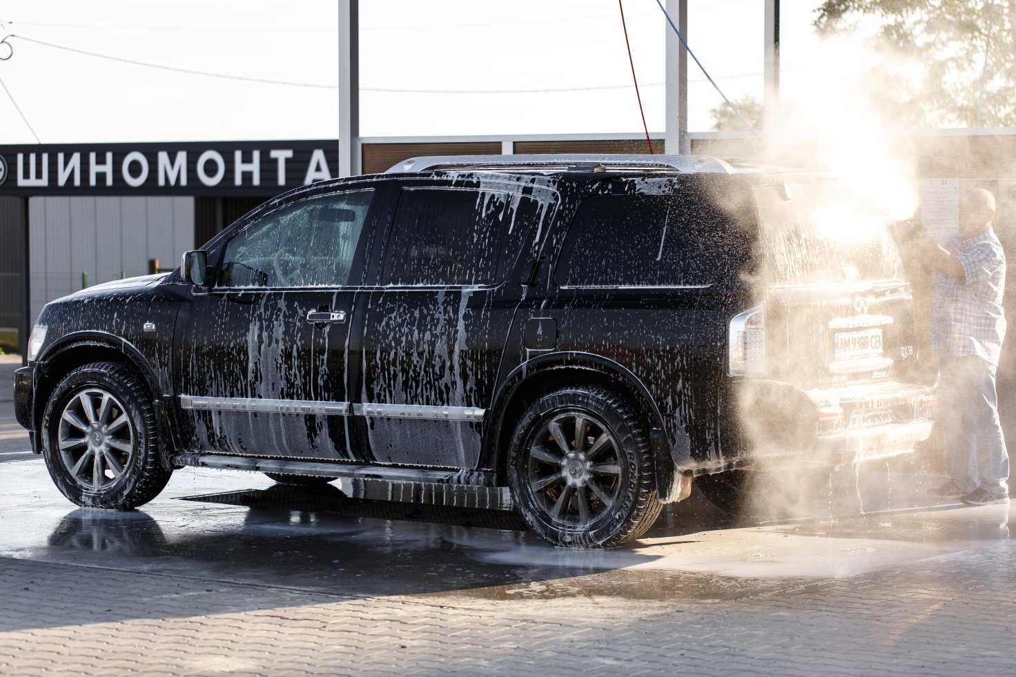 После строительства автомоек самообслуживания, мы комплектуем комплексы качественным, надежным оборудованием, поставляем эффективную автохимию