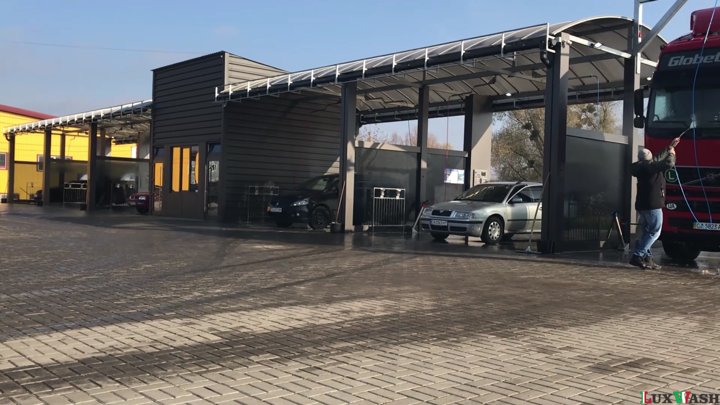 Открытая мойка самообслуживания на 5 постов