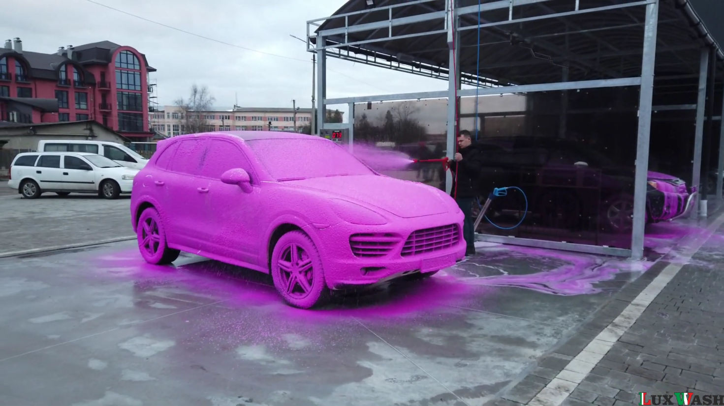 Розовая нано пена &mdash; эксклюзивная услуга мойки самообслуживания