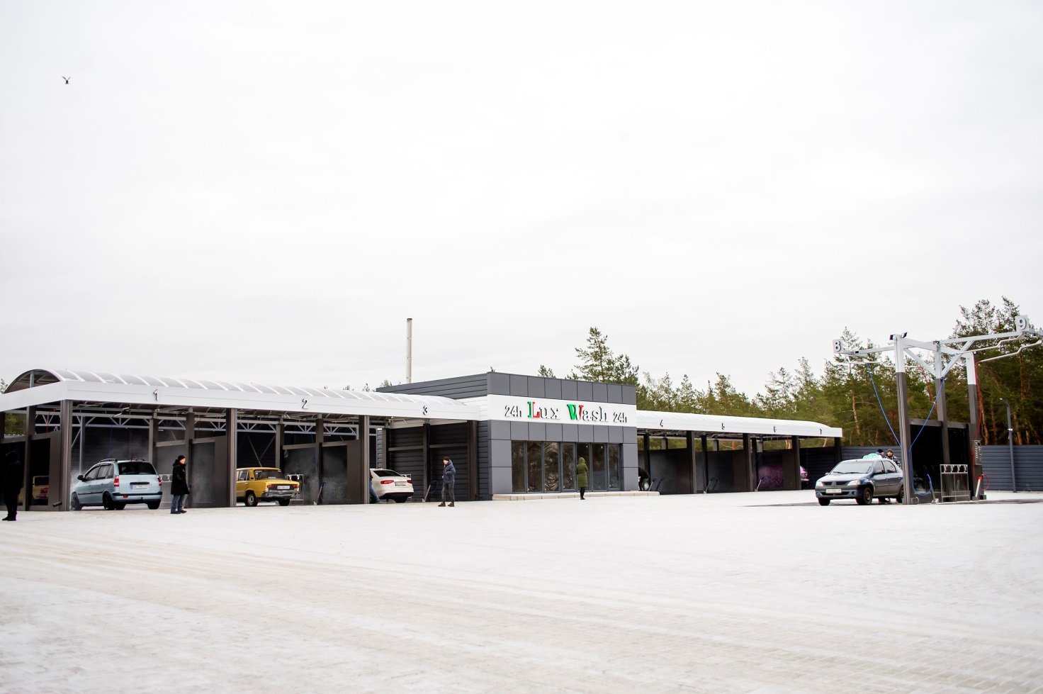 Автомойка самообслуживания на участке большой площади